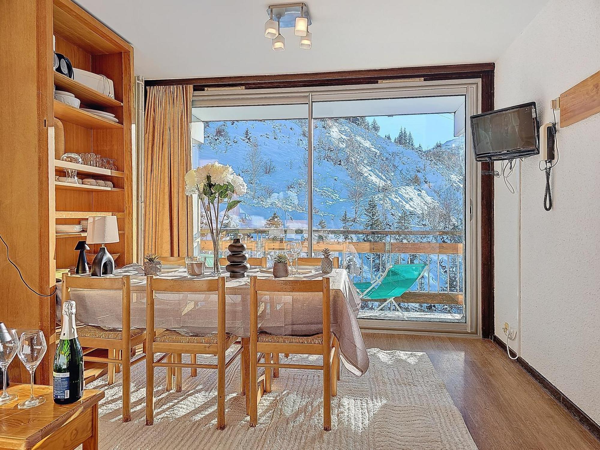 1650 - Amazing Ski-in Ski-out Flat 3s03 Apartment Courchevel