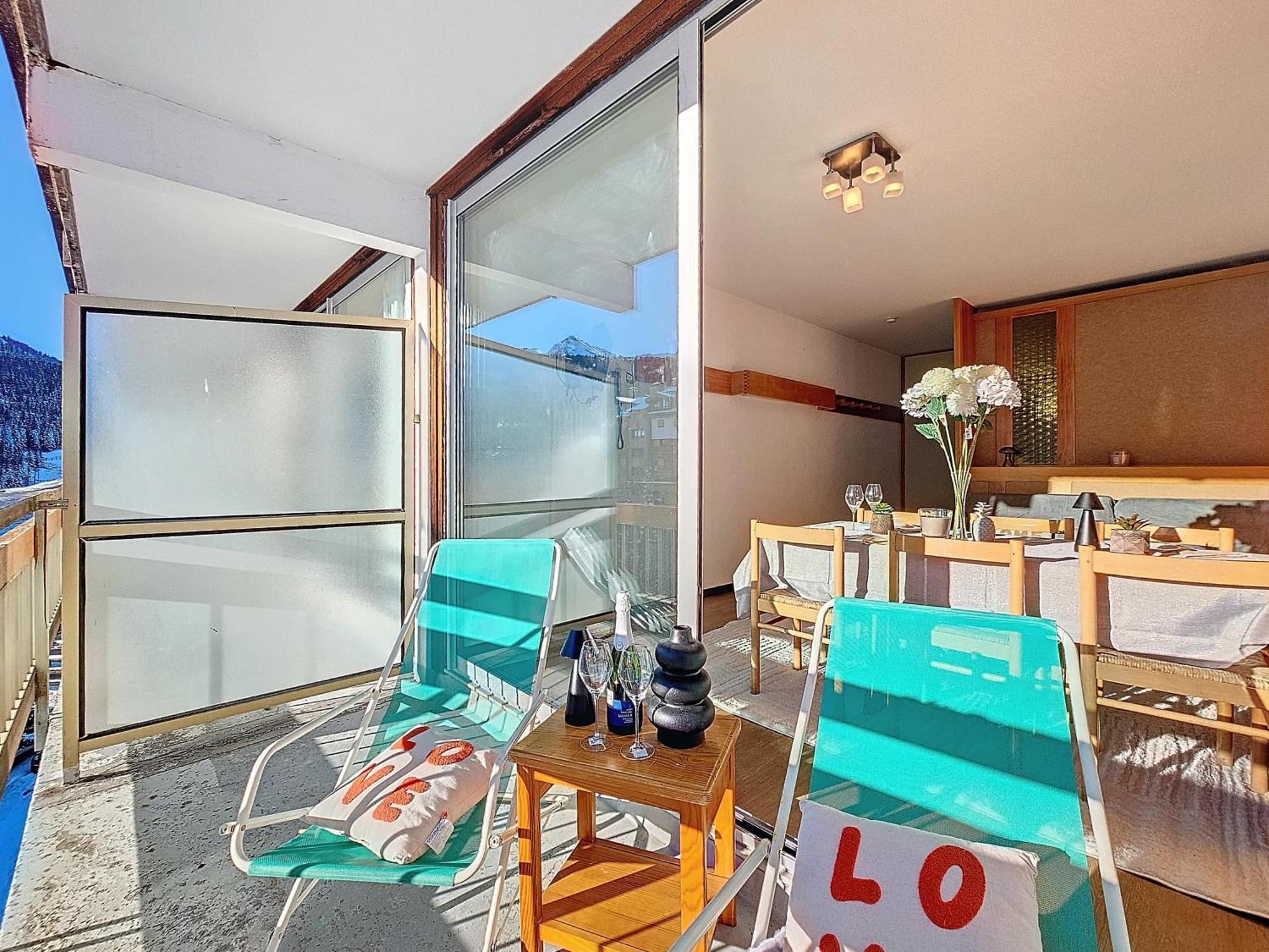 1650 - Amazing Ski-in Ski-out Flat 3s03 Courchevel