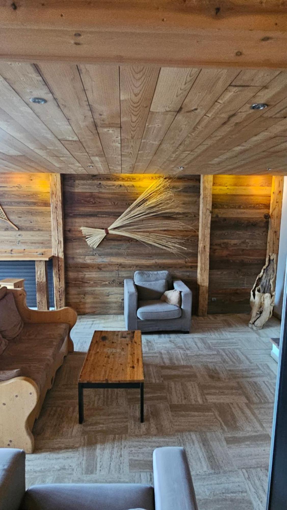 1650 - Amazing Ski-in Ski-out Flat 3s03 * Courchevel
